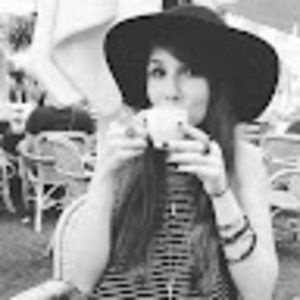 Meet your Posher, Courtney